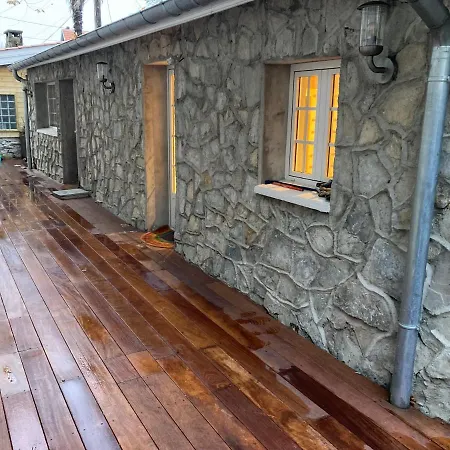 לינה וארוחת בוקר Ajna 3*