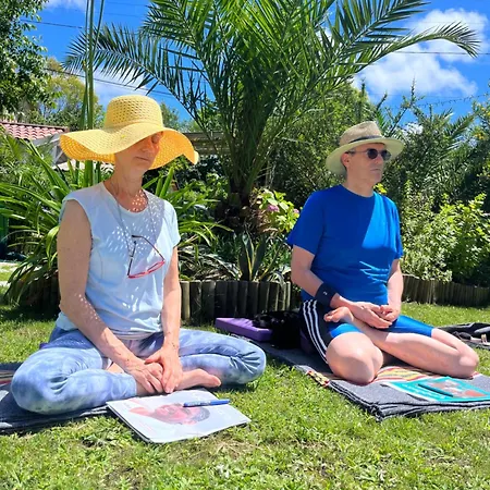 לינה וארוחת בוקר Ajna באיון