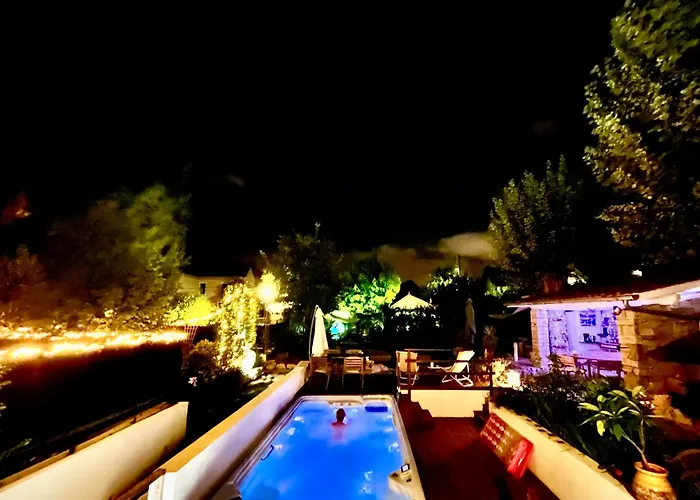 Ajna Bed and breakfast 3*