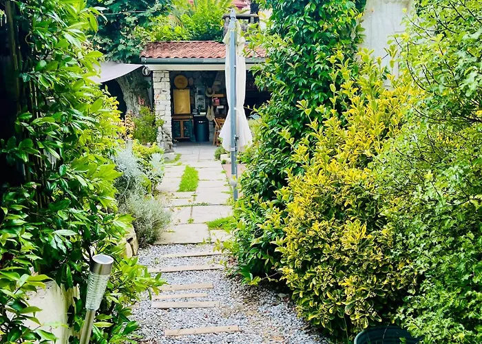 Bed and breakfast Ajna 3*